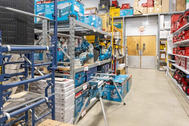 Tout pour vos projets : quincaillerie de confiance !